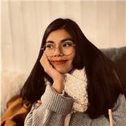 Je suis venue comme au pair dans une famille français, donc j’ai enseigné espagnol à 2 fille, une de 12 ans et l’autre de 5 ans